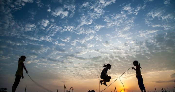 Jumping Rope Every Day: Health Benefits, Weight Loss Science & Beginner Routine for Women 2025