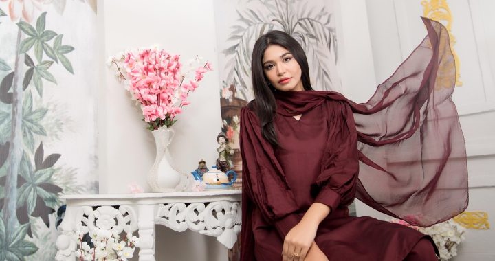 Top 10 Lawn Dresses Trending in Pakistan 2026